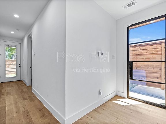 5th image of 410 Avenue L Unit B