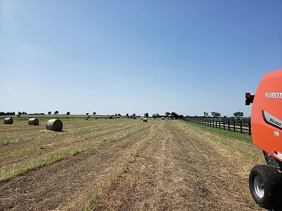 3rd image of 104 Country Vista Ln