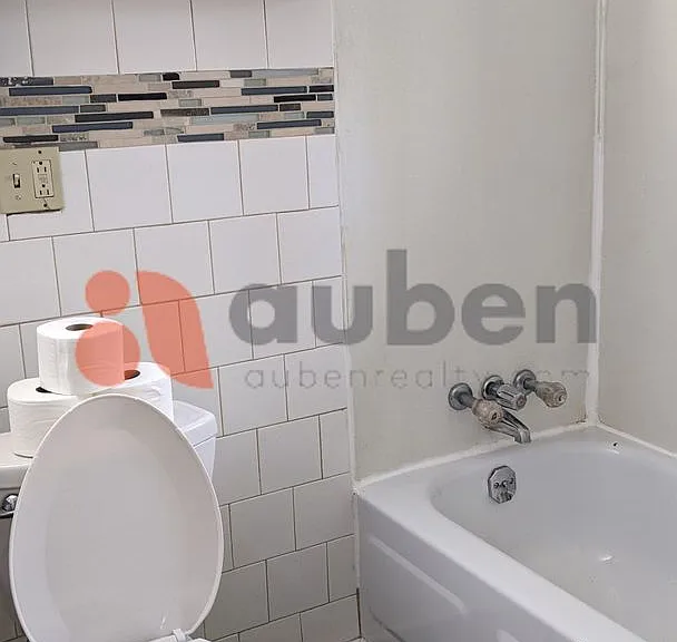 566 Julian Rd — Photo 7