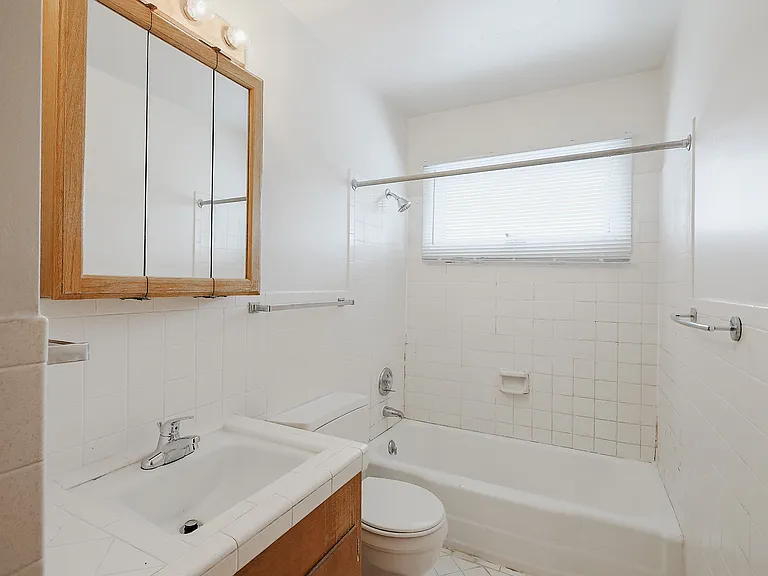 1731 E St #8 — Photo 10