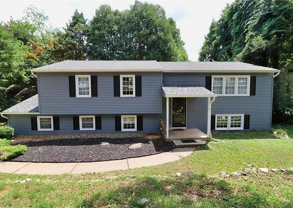 1st image of 20 Blenheim Dr