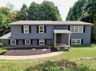 20 Blenheim Dr, Easton, PA 18045
