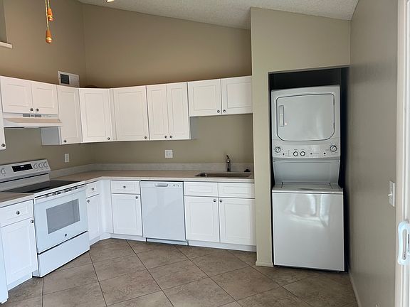 4th image of 8962 W Desert Jewel Dr