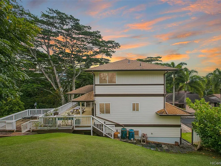 99-1383 Aiea Heights Dr — Photo 2