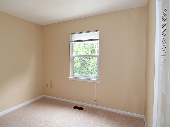 3rd image of 5930 Heritage Square Dr