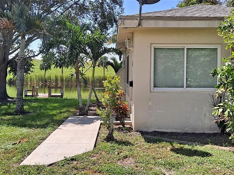 1118 US Highway 441 SE — Photo 2