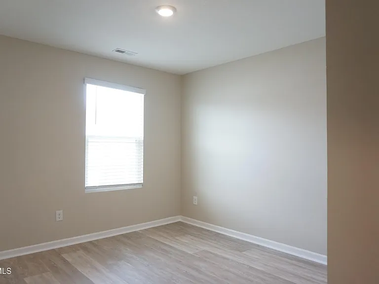1023 Saylors Pl — Photo 11