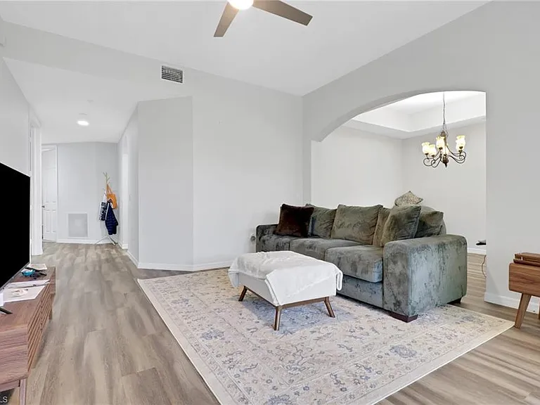 1335 Mariposa Cir #4103 — Photo 6