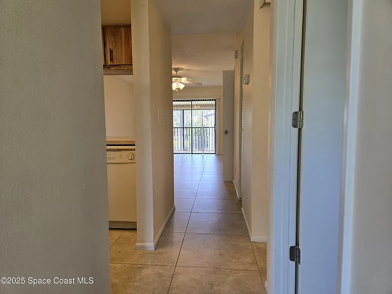 505 Landings Way #10 — Photo 4