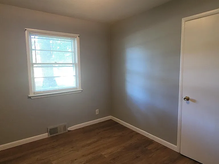 36 Liberty Blvd — Photo 2