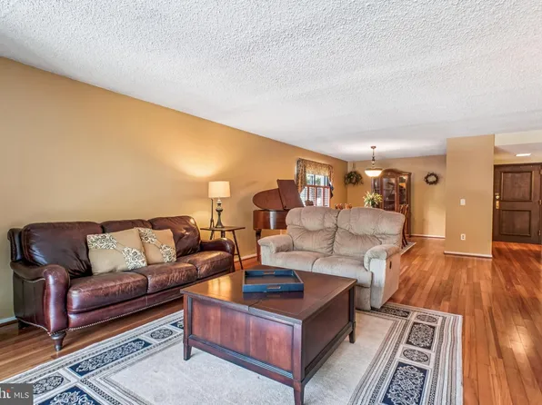 6101 Edsall Rd APT 402, Alexandria, VA 22304