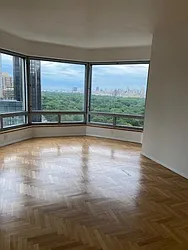 Rented by La Seven Inc.