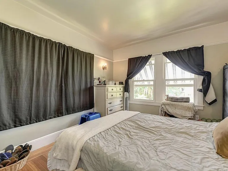 2714 H St #4 — Photo 11