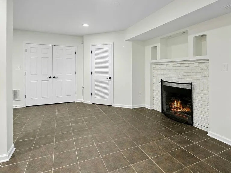 3643 Jenifer St NW — Photo 43