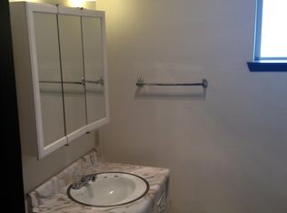 72 L St APT 4, Hoquiam, WA
