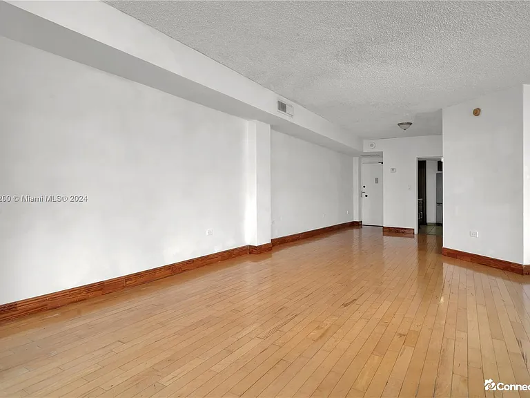 905 Brickell Bay Dr #1831 — Photo 10