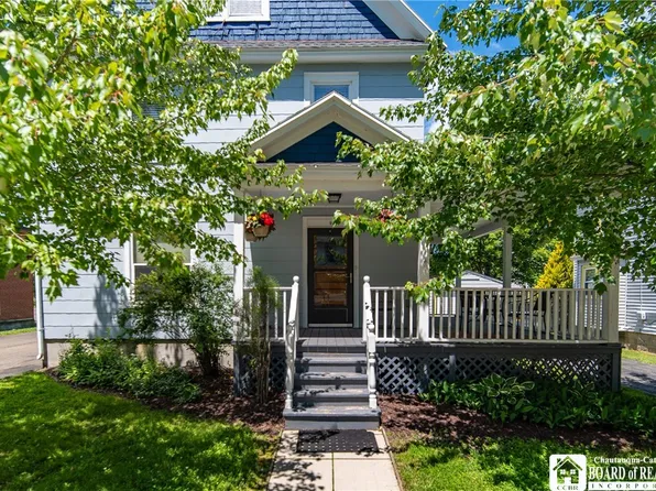 9 Maple St, Bemus Pt, NY 14712