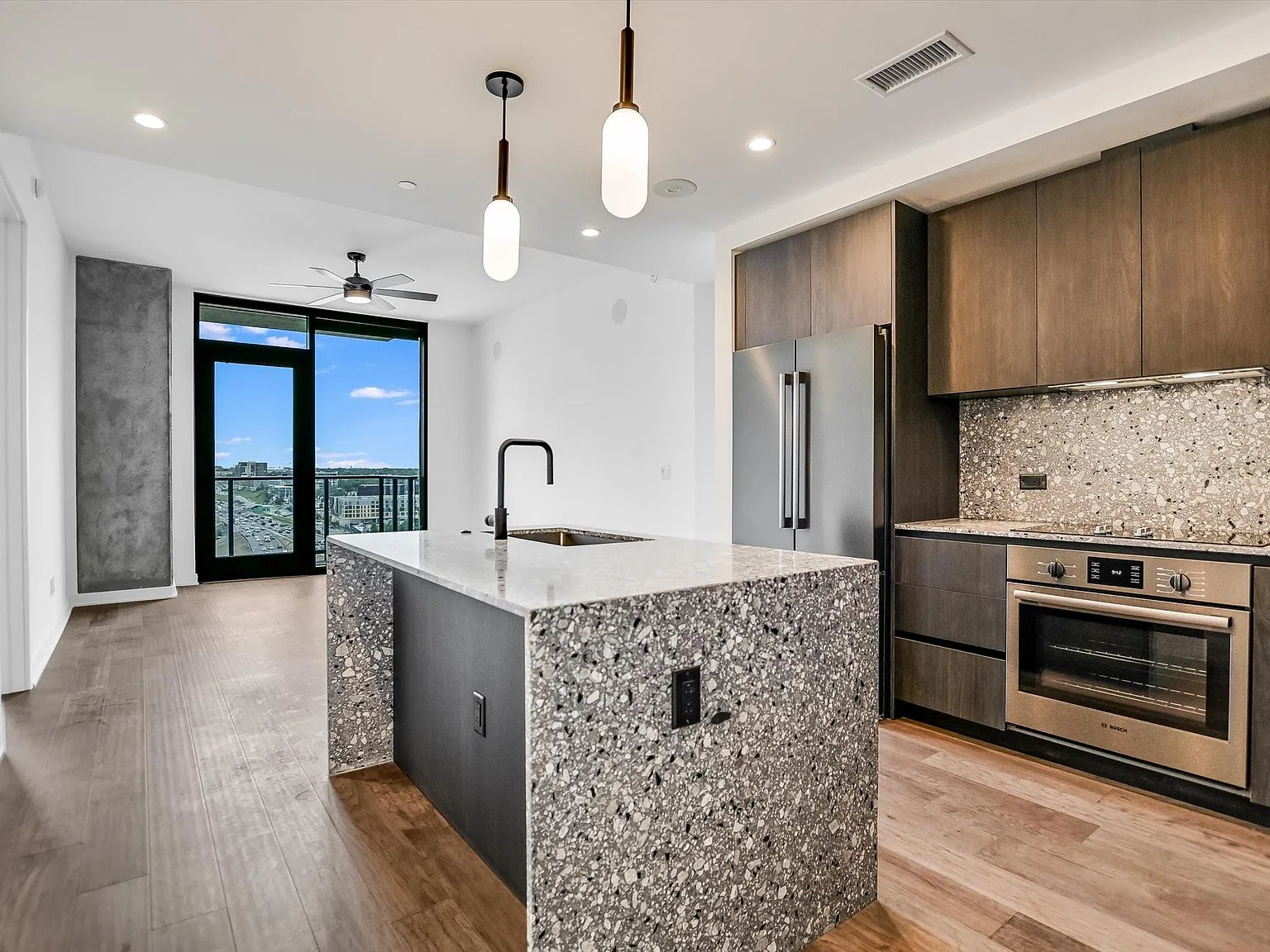 2 bed, 2.0 bath, 969 sqft, $3,450 — Photo 2