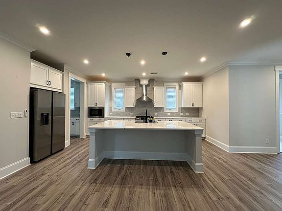 5th image of 216 Aquinas Way