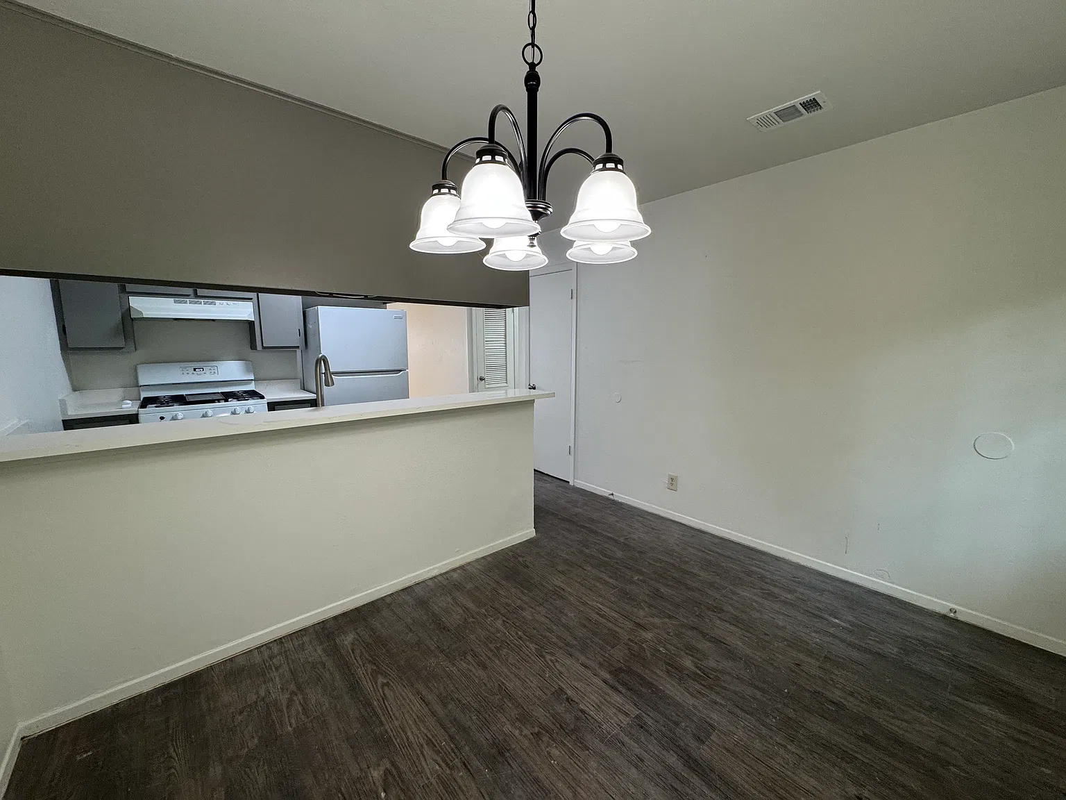 2 bed, 884 sqft, $1,195 — Photo 4