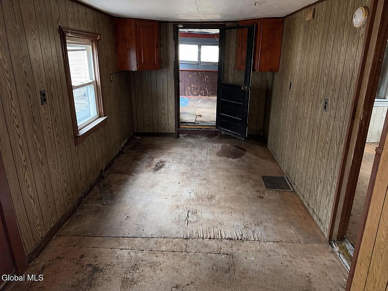 4th image of 839 5th Street