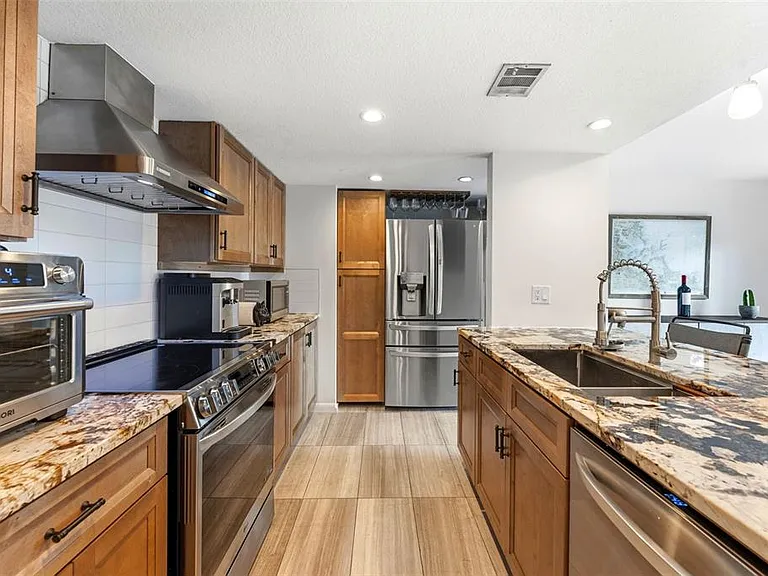 105 E Davis Blvd #B — Photo 13