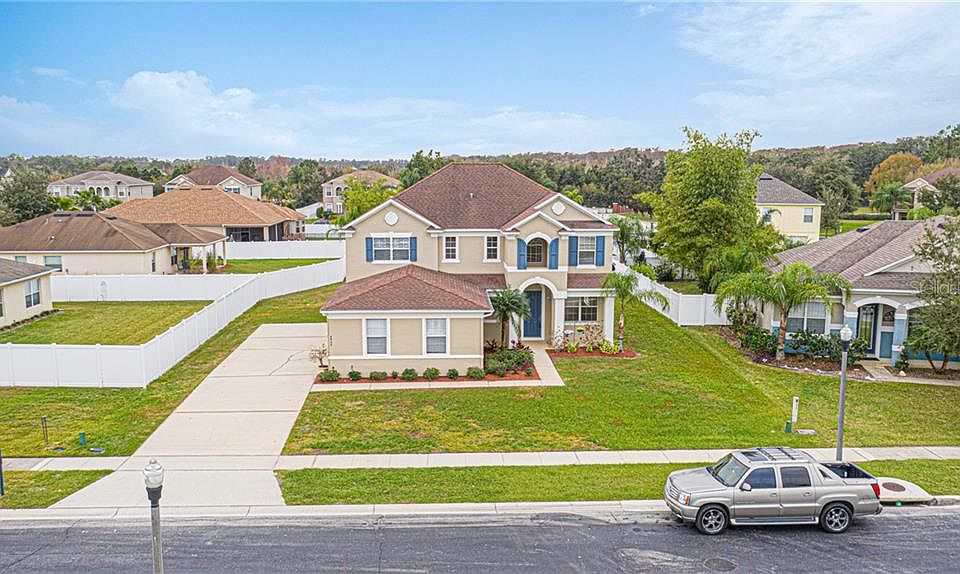 1st image of 4904 Isle Elm Ct