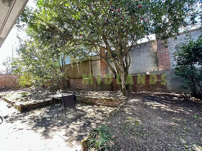 2417 Clark St — Photo 45