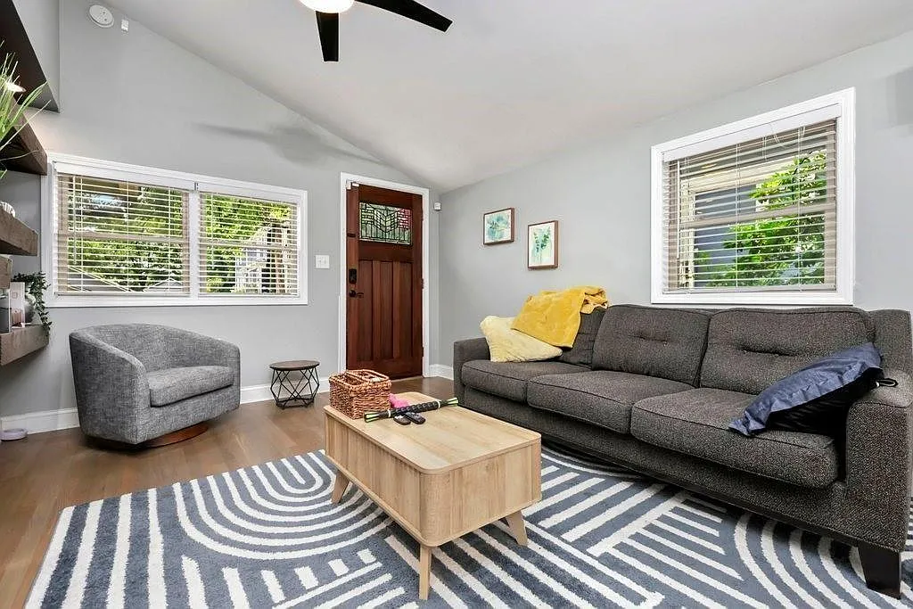 2 bed, 1350 sqft, $1,950 — Photo 4