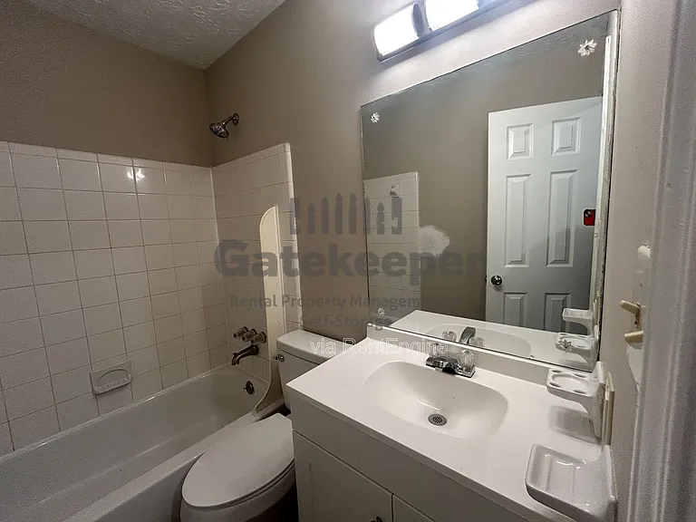 115 Meadowbrook Ct — Photo 10