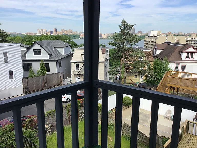 21 Valley Pl #3 — Photo 2