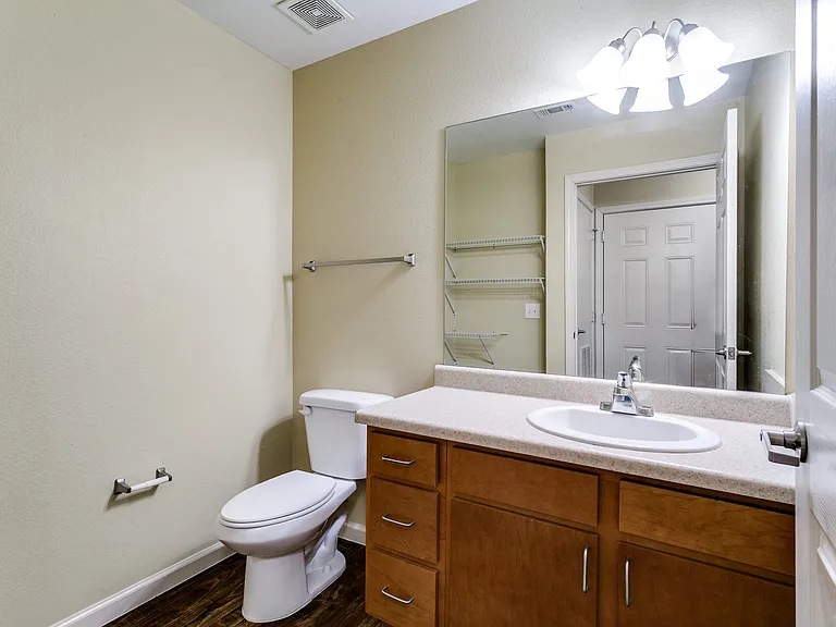 Oak Manor Villas — Photo 18