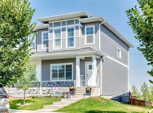 449 S West Lakeview Dr, Chestermere, AB T1X2A4