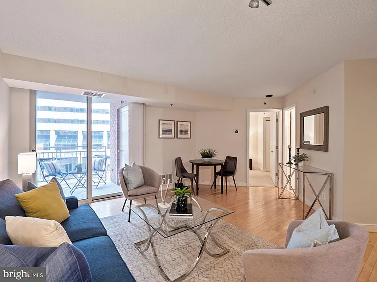 7500 Woodmont Ave #510 — Photo 4