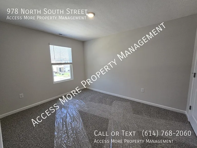 978 N South St — Photo 24