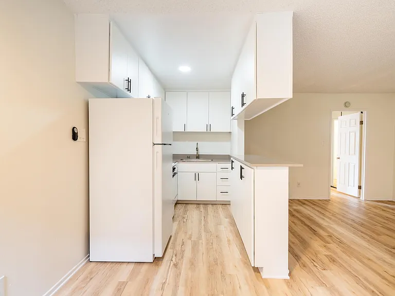 Tuscany Apartments — Photo 8