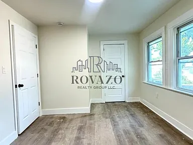 250 Amherst St #3 — photo 2 of 4