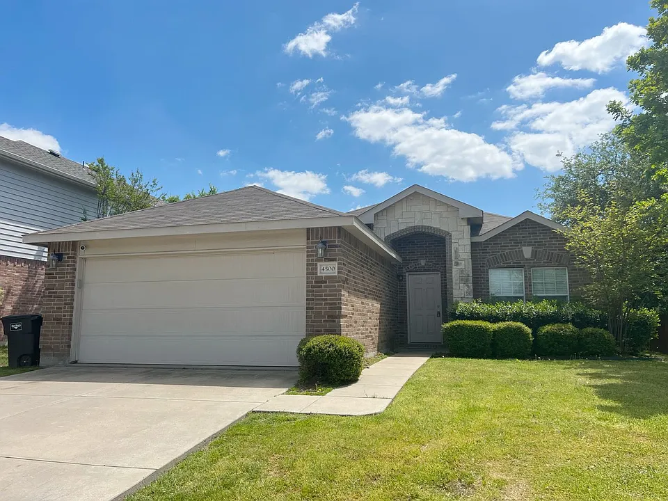 4500 Lacebark Ln