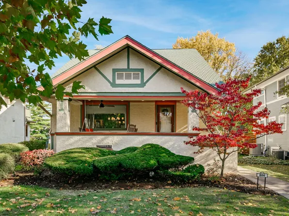 806 N Grove Ave, Oak Park, IL 60302