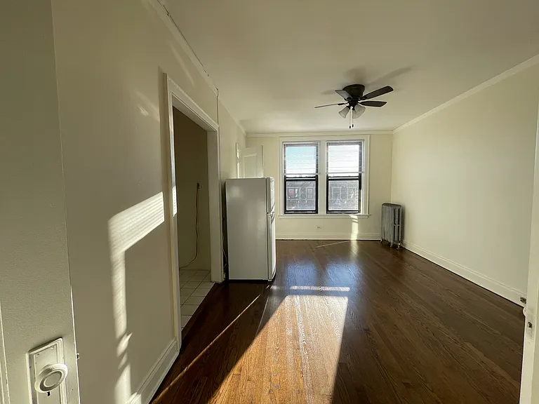 5154 N Clark St #422 — Photo 3