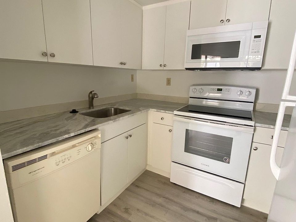 1st image of 9030 SW 125th Ave APT 204