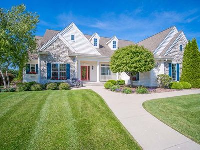 1829 River Lakes Rd S, Oconomowoc, WI, 53066