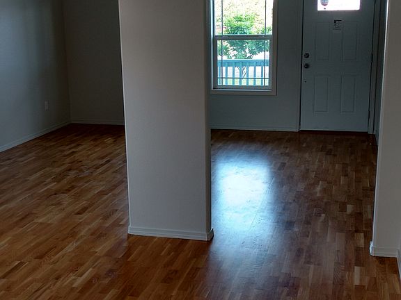 3rd image of 3713 W Lakeshore Dr