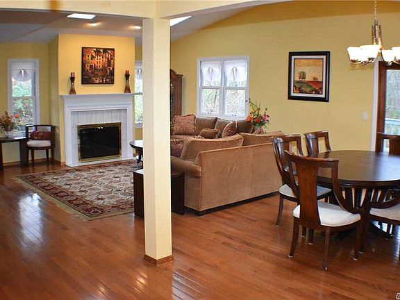 5th image of 151 Alicia Dr