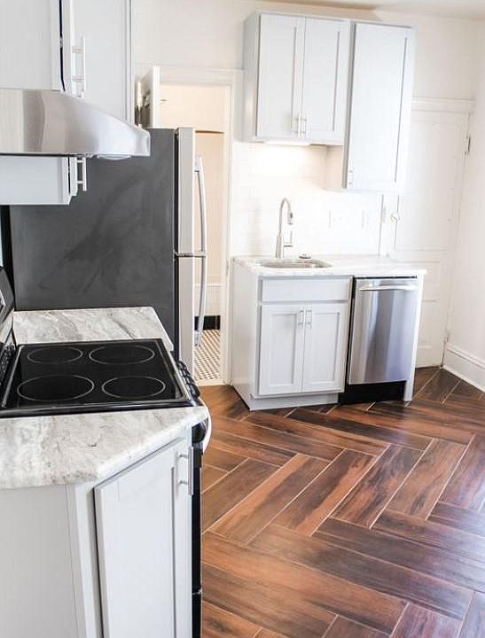1st image of 87 Harwood St Floor 3