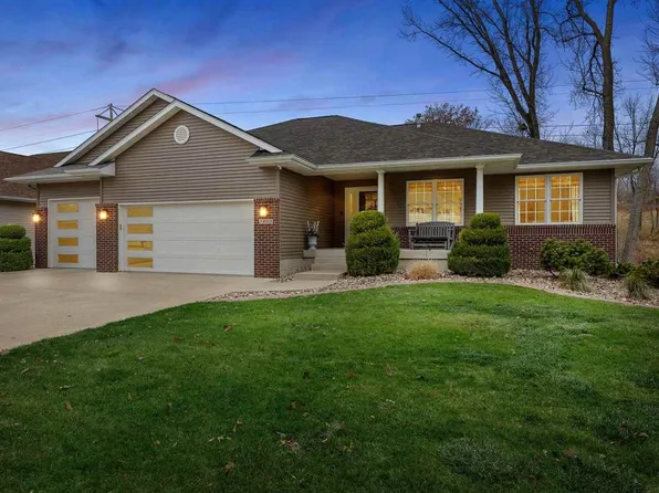 3802 Richland Dr NW, Cedar Rapids, IA 52405