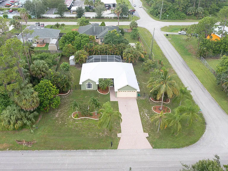 2741 SW Pierson Rd — Photo 42
