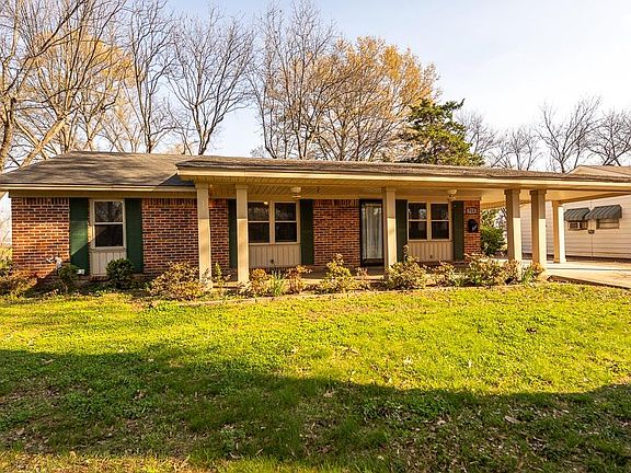 2nd image of 713 Balfour Rd