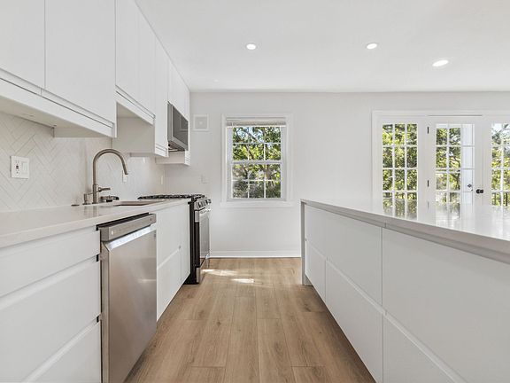 3rd image of 9459 Fairfax Blvd APT 302