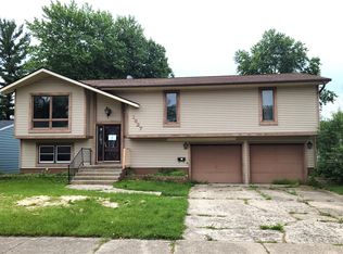 1627 E Winnetka Ave, Decatur, IL 62526